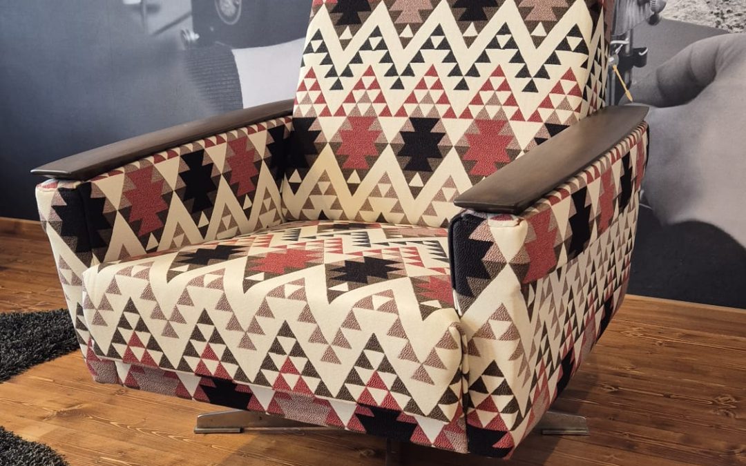 Design-Drehsessel – neu gepolstert